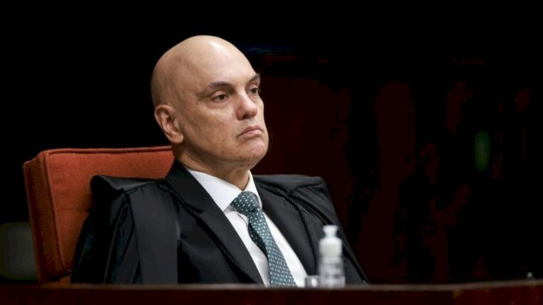 Alexandre de Moraes vai ao Rio nesta 2ª para ouvir Cláudio Castro
