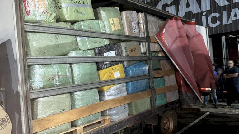 Polícia encontra sete toneladas de produtos em depósito do contrabando
