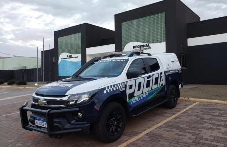 Homem é preso em flagrante por tentativa de feminicídio após esfaquear esposa em Bataguassu
