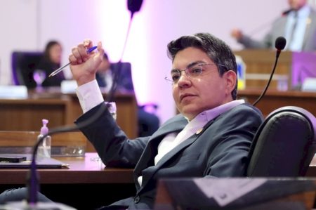 Vereadora Isa Marcondes propõe multa a servidores que agredirem pacientes