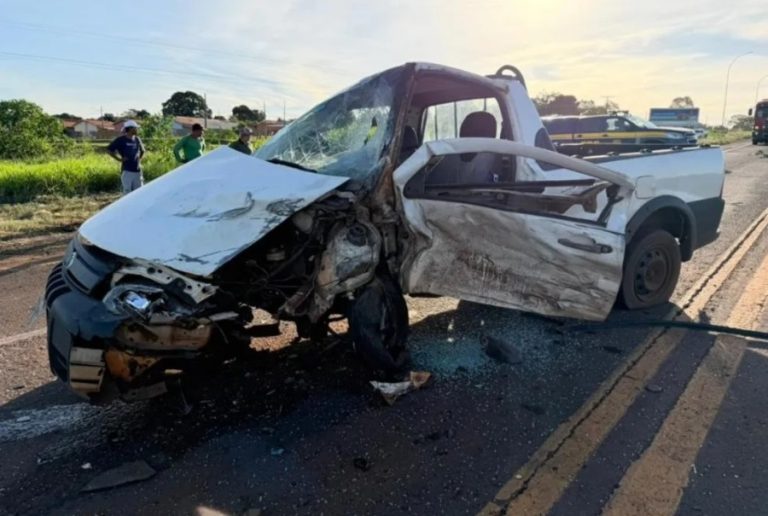 Colisão entre carros deixa feridos no perímetro urbano da BR-267, em Bataguassu