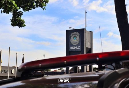 Adolescente é levado à delegacia após agredir e tentar enforcar a mãe em Dourados