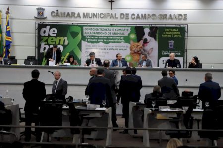 Vereadores e ex-vereadores terão que devolver parte da verba indenizatória