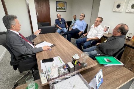 Hashioka se reúne com representantes do Movimento de Reativação da Ferrovia Malha Oeste