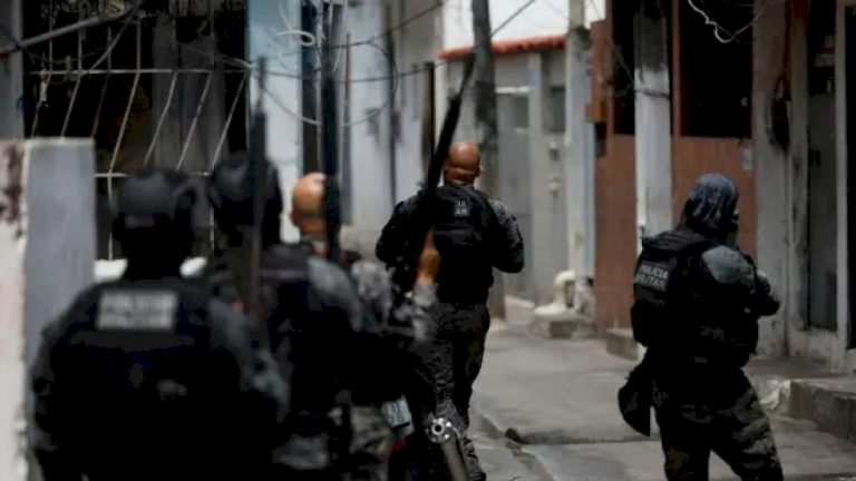 Apenas lulistas e esquerdistas desaprovam operação policial