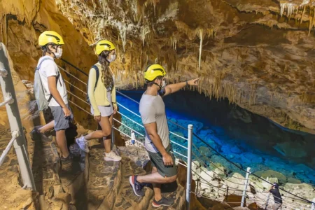 Turismo em Bonito cresce em 2025 com alta na malha aérea e mais de 700 mil visitações.
