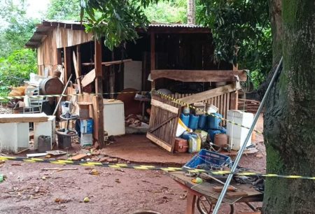 Homem é encontrado morto com sinais de violência dentro de barraco
