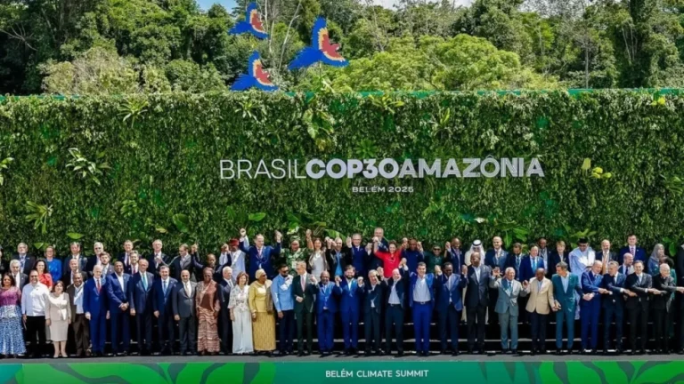 Metas de emissão abrem conflito entre países no início da COP30.