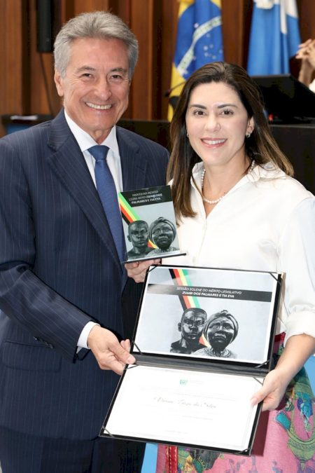 Hashioka homenageia Secretária da Cidadania com troféu Zumbi dos Palmares e Tia Eva