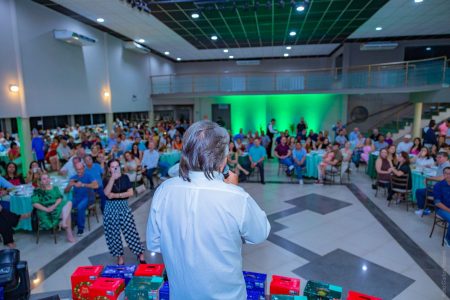 Deputado Caravina reúne lideranças e apresenta resultados do mandato