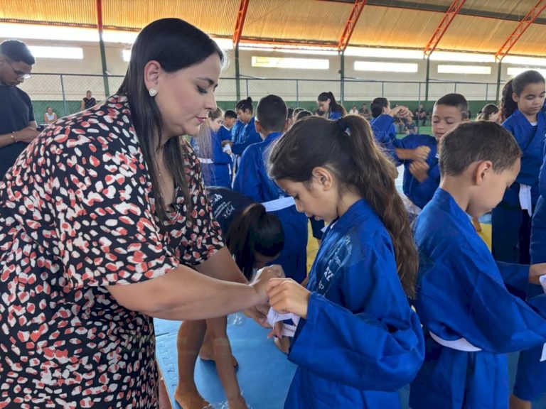 Ação conjunta Auren Energia/Cesp e Secel beneficia 100 alunos de Judô com novos uniformes