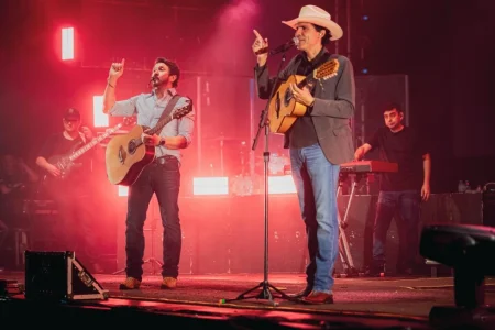 Jads e Jadson se apresentam nesta sexta-feira na abertura das comemorações pelos 67 anos de Nova Andradina.