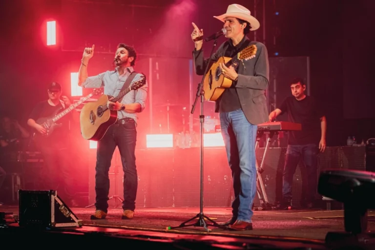 Jads e Jadson se apresentam nesta sexta-feira na abertura das comemorações pelos 67 anos de Nova Andradina.