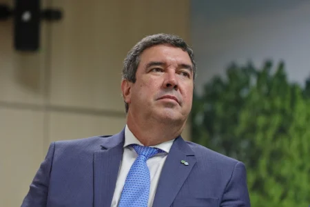 Eduardo Riedel lidera cenários para reeleição em MS; aponta pesquisa Real Time Big Data .