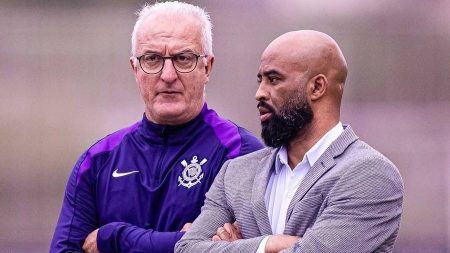 Corinthians anuncia saída do executivo de futebol Fabinho Soldado