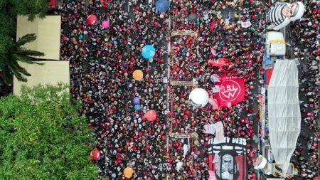 Esquerda reúne 13.700 na Paulista, 70% menos que em setembro
