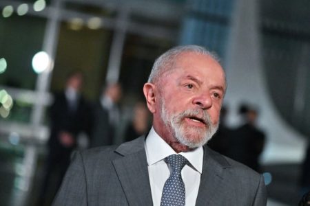 Lula volta a deixar presos do 8/1 de fora do indulto de Natal