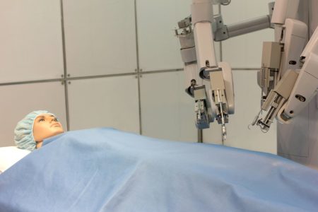 Planos de saúde: ANS aprova primeira cirurgia robótica com cobertura obrigatória