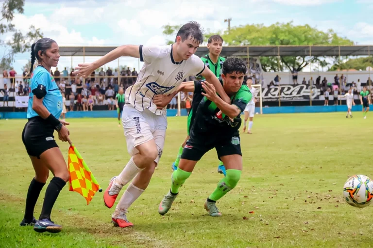 Operário goleia Náutico e conquista Campeonato Estadual Sub-17 Galo dominou jogo no Olho do Furacão, abriu três gols no primeiro tempo e completou placar de 4 a 0 no.