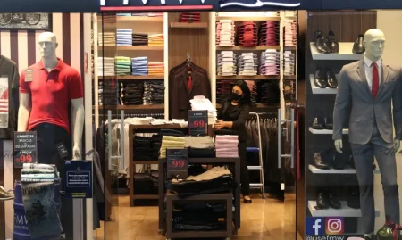 Entenda os direitos do consumidor para trocas de presentes de Natal.