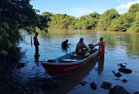 Jovem morre afogado no Rio Brilhante