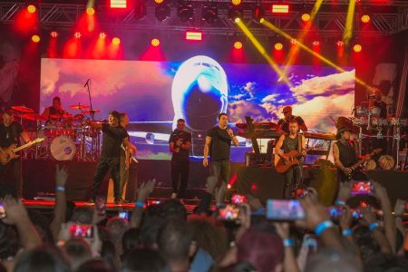 Shows históricos marcam os 67 anos de Nova Andradina com duas noites de público recorde.