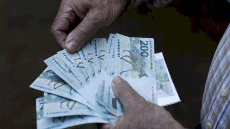 2ª parcela do 13º salário deve ser paga até 19 de dezembro