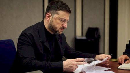 Zelensky abre mão da Otan em troca de garantias de segurança