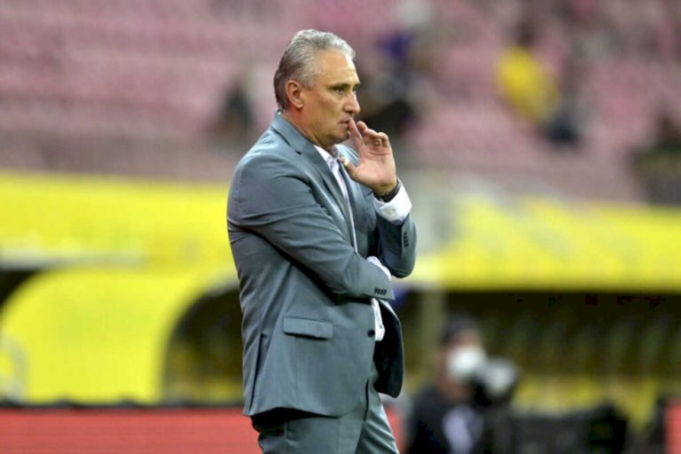 Tite cita crise de ansiedade e abre coração sobre futuro: ‘Vou onde houver sintonia de ideias’