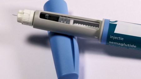 Desinformação impulsiona comércio ilegal de canetas emagrecedoras