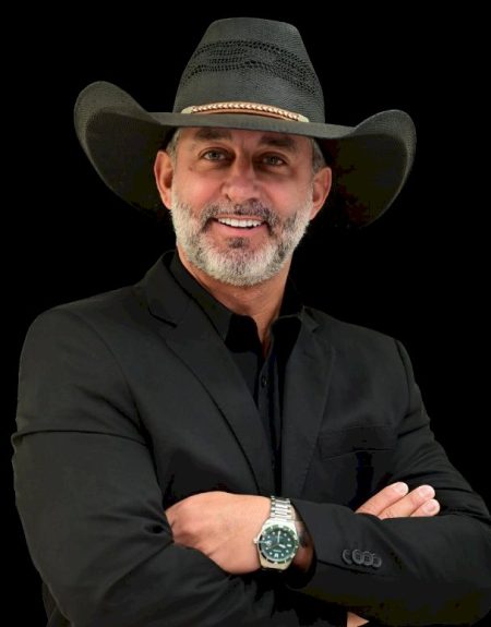 Quem é Juliano Ferro: da vida simples ao “prefeito mais louco do Brasil”