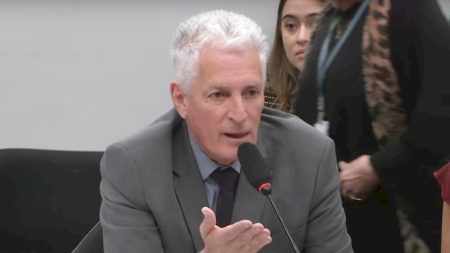 Espero que Bolsonaro “tenha melhorado do soluço”, ironiza deputado do PT