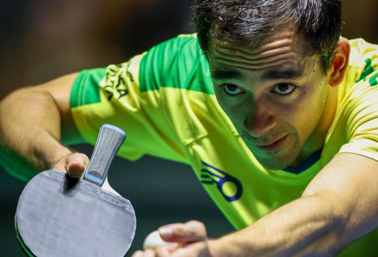 Calderano fica com bronze em Doha após derrota para jovem chinês