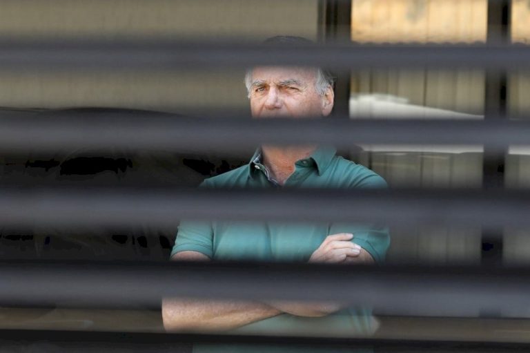 Gonet é contrário a Smart TV para Bolsonaro na prisão, mas sugere televisão a cabo
