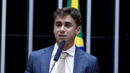 Nikolas vai de Minas a Brasília a pé em protesto contra prisão de Bolsonaro