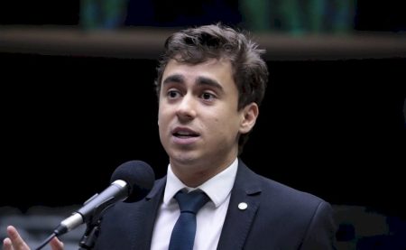 O encontro entre Nikolas Ferreira e Bolsonaro na Papudinha
