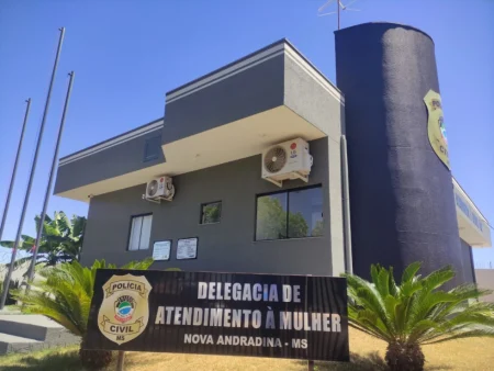 Mulher registra ocorrência por temor, perseguição e possível invasões digitais em Nova Andradina.