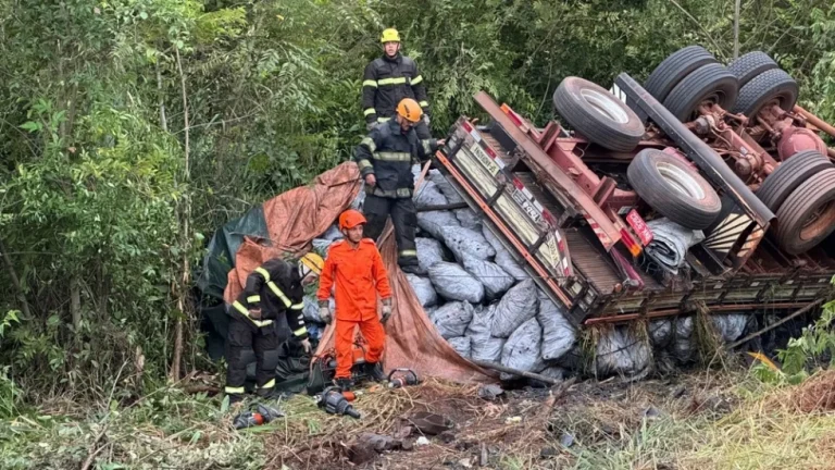 Motorista morre após tombamento de veículo na MS-040, em Campo Grandembamento-de-veiculo-na-ms040-em-campo-grande).