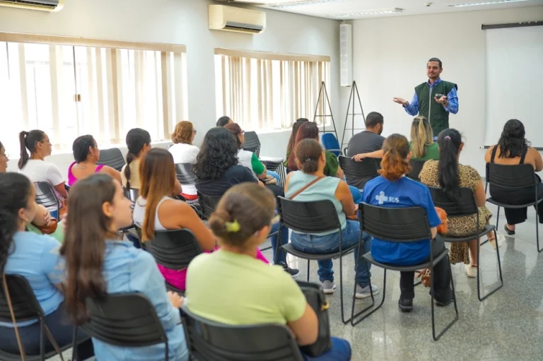 Capacitação fortalece equipes e eleva qualidade do atendimento nas unidades de saúde.