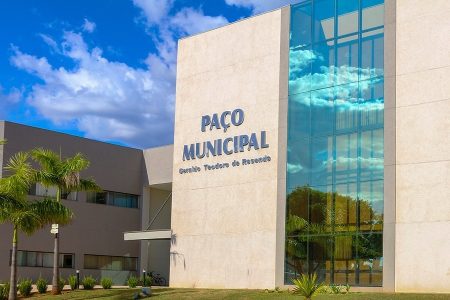 Prefeito de Nova Andradina nomeia novos aprovados em concurso para cargos na Saúde e Administração
