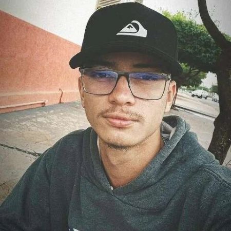 No dia do aniversário, jovem morre ao ter moto atingida por carro