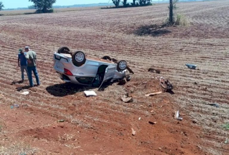 Motorista fica ferida após capotamento na BR-376 entre Fátima do Sul e Dourados