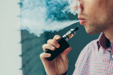 França identifica riscos cardiovasculares e respiratórios no uso de vape