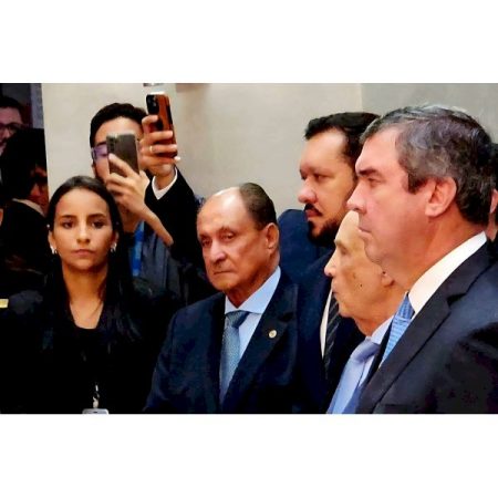 Zé Teixeira abre ano legislativo e renova compromisso com municipalismo