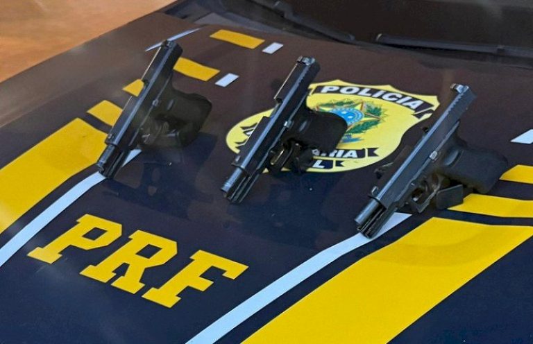 Mulher é presa com três pistolas presas ao corpo em Ponta Porã