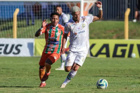Naviraiense busca empate com CREC e se isola na liderança do Estadual.