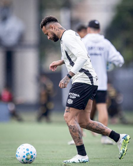 Escalação do Santos: Neymar treina com o elenco, mas fica fora do clássico contra o São Paulo