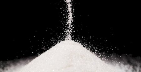 Preço do açúcar atinge o menor valor desde 2020 no mercado brasileiro