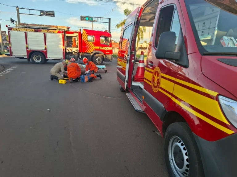 Colisão entre carro e bicicleta elétrica mobiliza resgate em Nova Andradina.