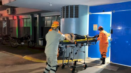 Briga envolvendo rixa antiga termina com rapaz morto com tesourada no pescoço